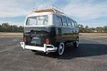 1967 VOLKSWAGEN 21-WINDOW DELUXE BUS - Rear 3/4 - 202091