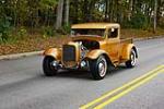 1933 FORD  CUSTOM PICKUP - Front 3/4 - 211702