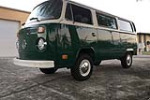 1973 VOLKSWAGEN TRANSPORTER BUS - Front 3/4 - 230320