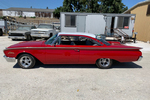 1960 FORD STARLINER - Front 3/4 - 234291