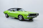 1970 DODGE HEMI CHALLENGER R/T - Front 3/4 - 240032