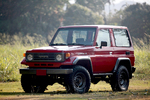 1993 TOYOTA LAND CRUISER FZJ70 - Front 3/4 - 244697