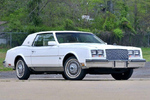 1985 BUICK RIVIERA - Front 3/4 - 253453
