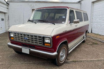 1989 FORD ECONOLINE CLUB WAGON - Front 3/4 - 260208