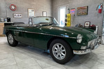 1967 MG MGB ROADSTER - Front 3/4 - 261113