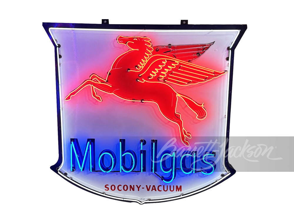 1952 MOBILGAS PORCELAIN WITH ANIMATED NEON SIGN - Automobilia