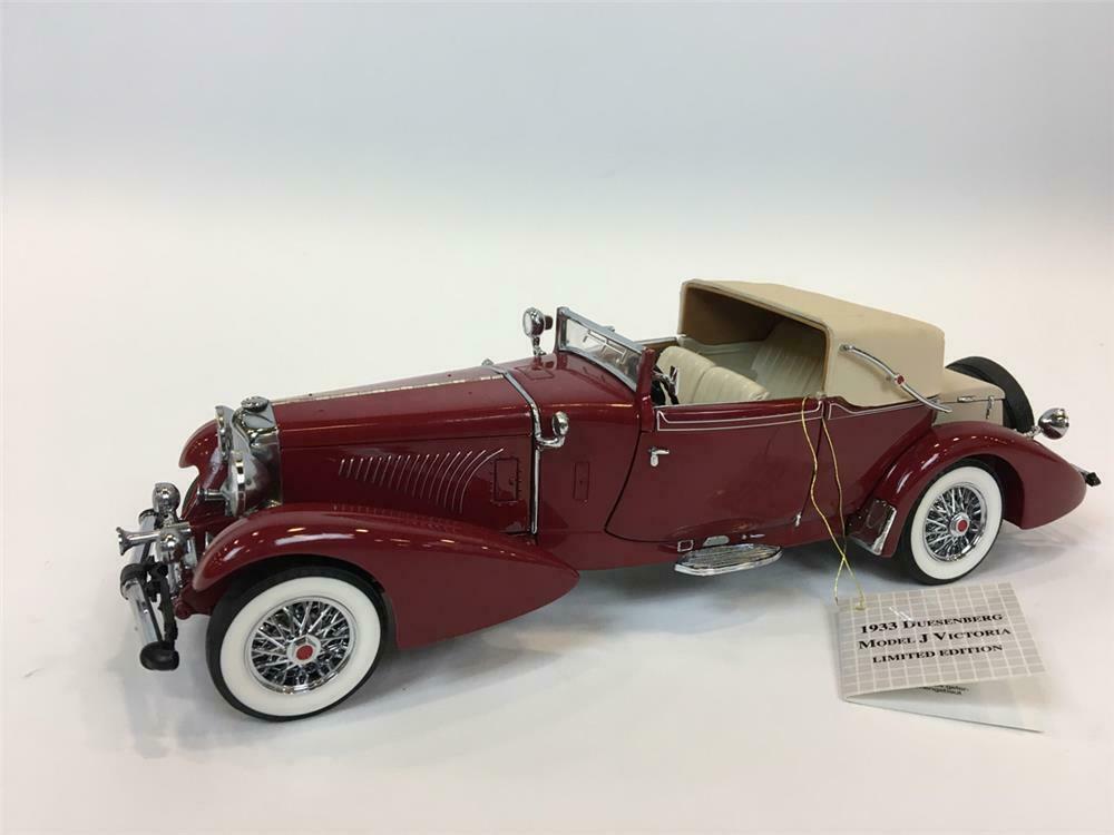 1933 Duesenberg Model J Victoria 1/24 scale Franklin Mint #358 of