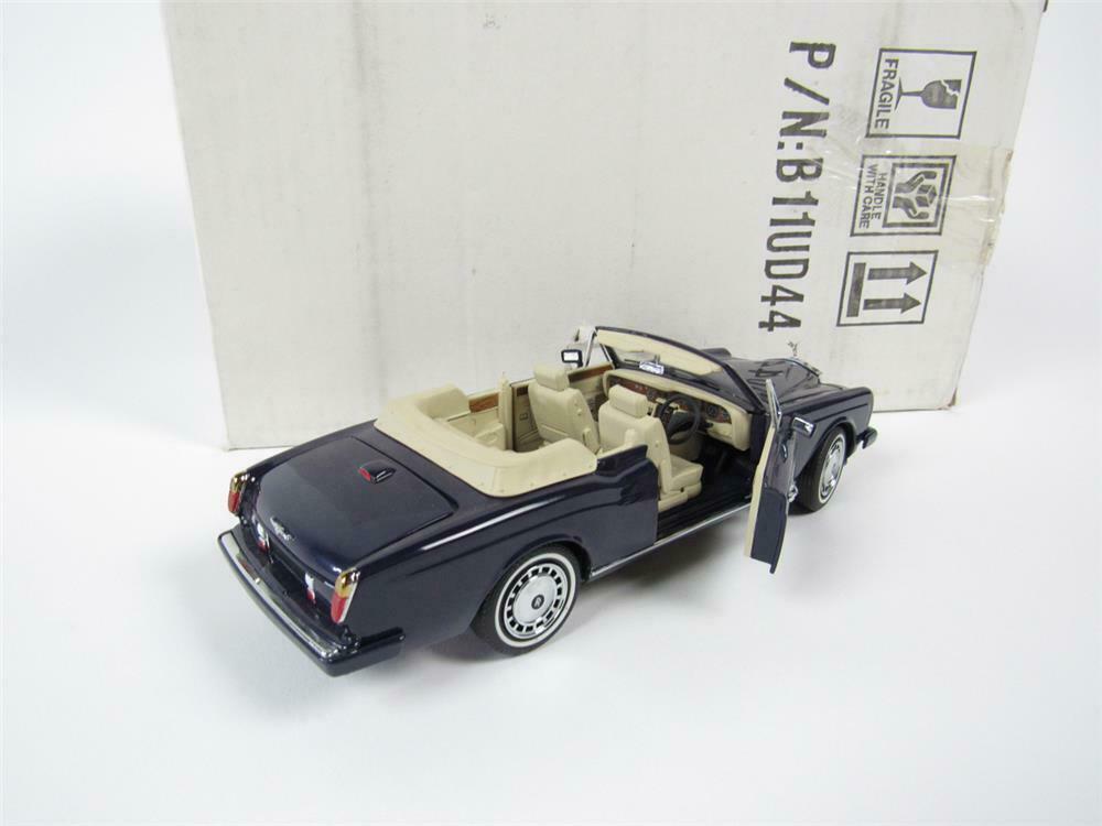 Stylish 1993 Rolls Royce Corniche IV Franklin Mint 1:24 scale