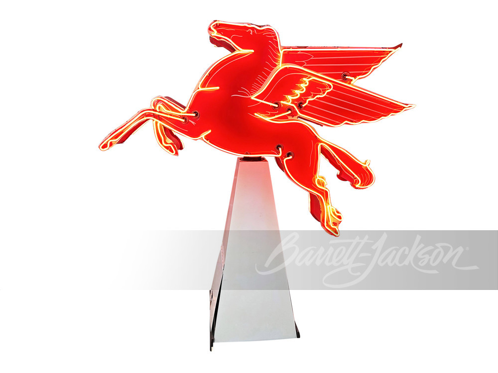 Mobil　ペガサス　旗 CIRCA 1940S-50S MOBIL OIL NEON PORCELAIN ROTATING PEGASUS SIGN