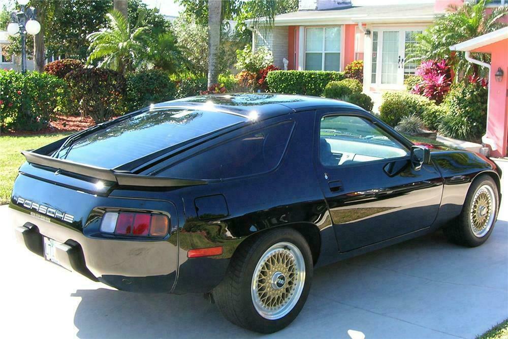 1986 Porsche 928 image 1