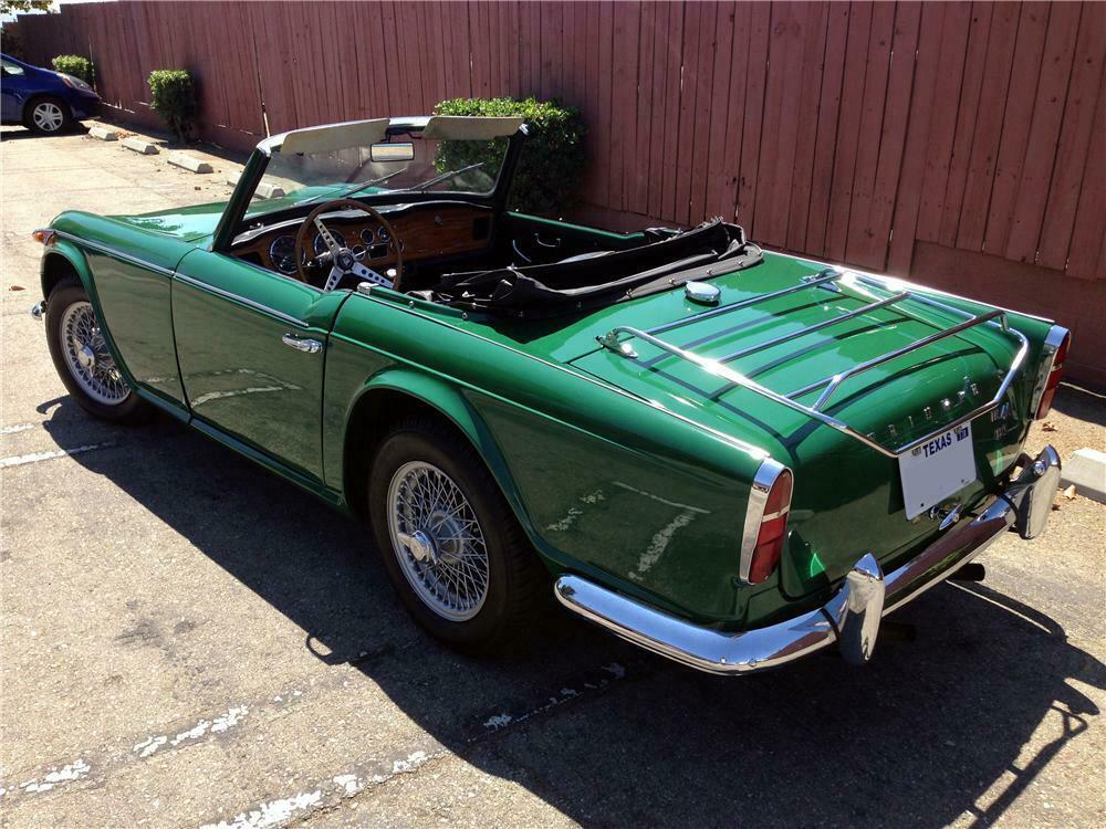 Triumph TR4 roadster (1961) vert british - SNC Triumph TR4 roadster (1961) vert british - SNC