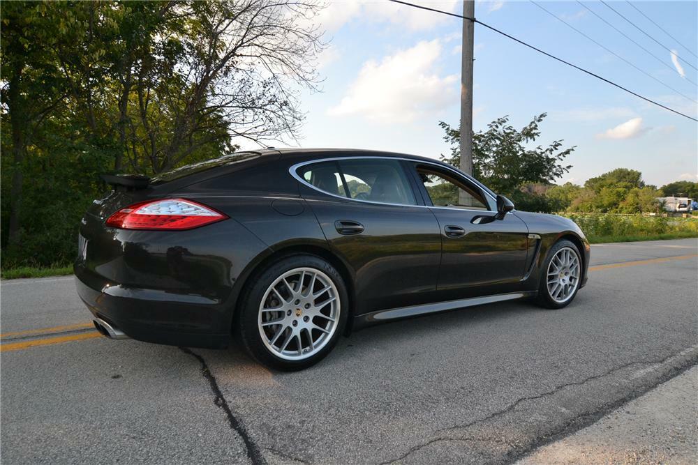 2010 Porsche Panamera S image 1