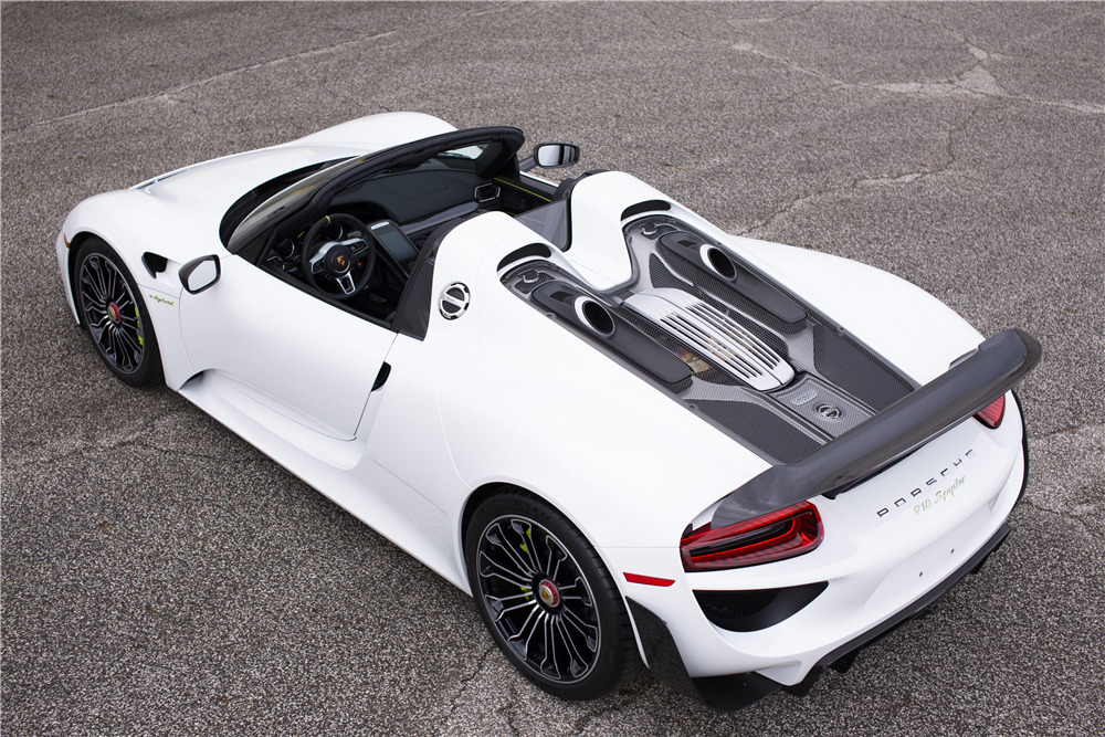 2015 Porsche 918 Weissach image 1
