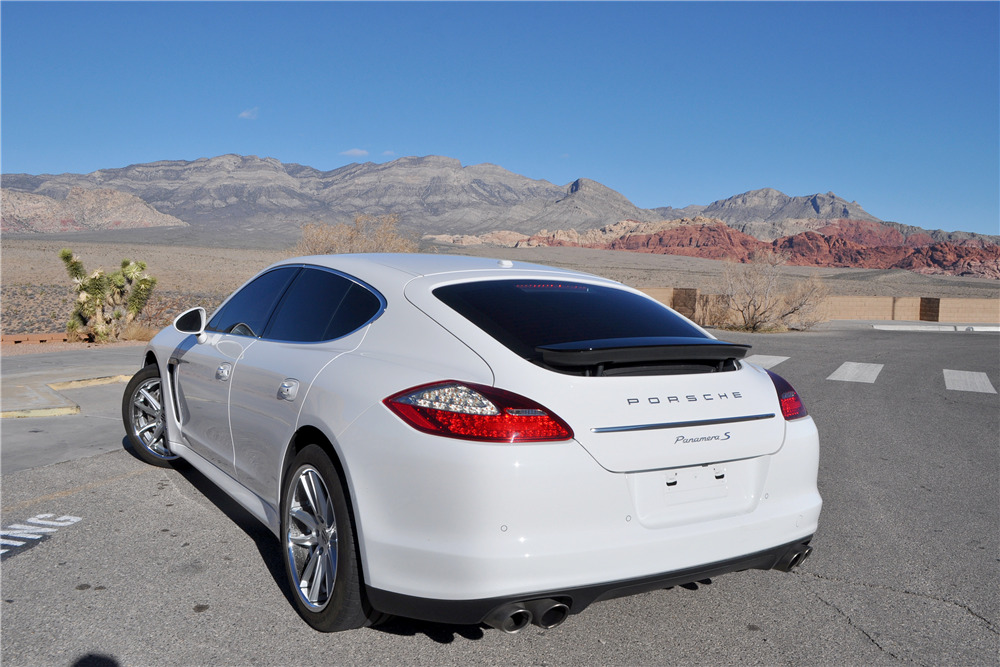 2012 Porsche Panamera S image 1