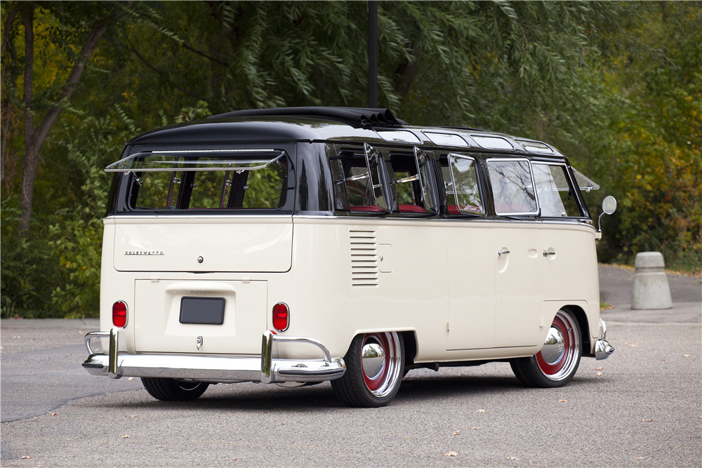 1965 VOLKSWAGEN TYPE II 21-WINDOW DELUXE BUS