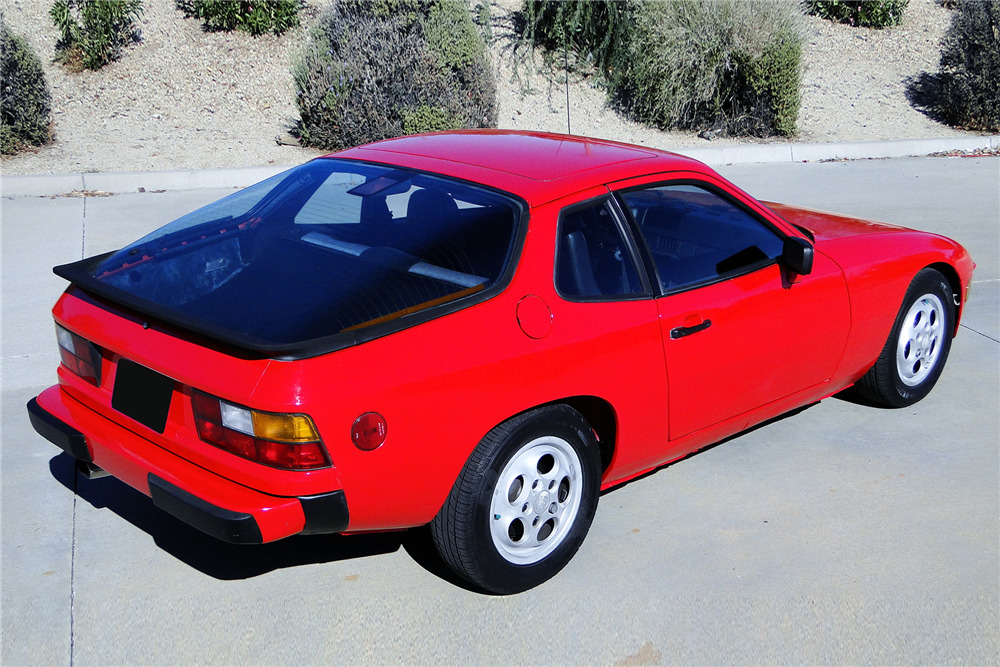 1987 Porsche 924 image 1