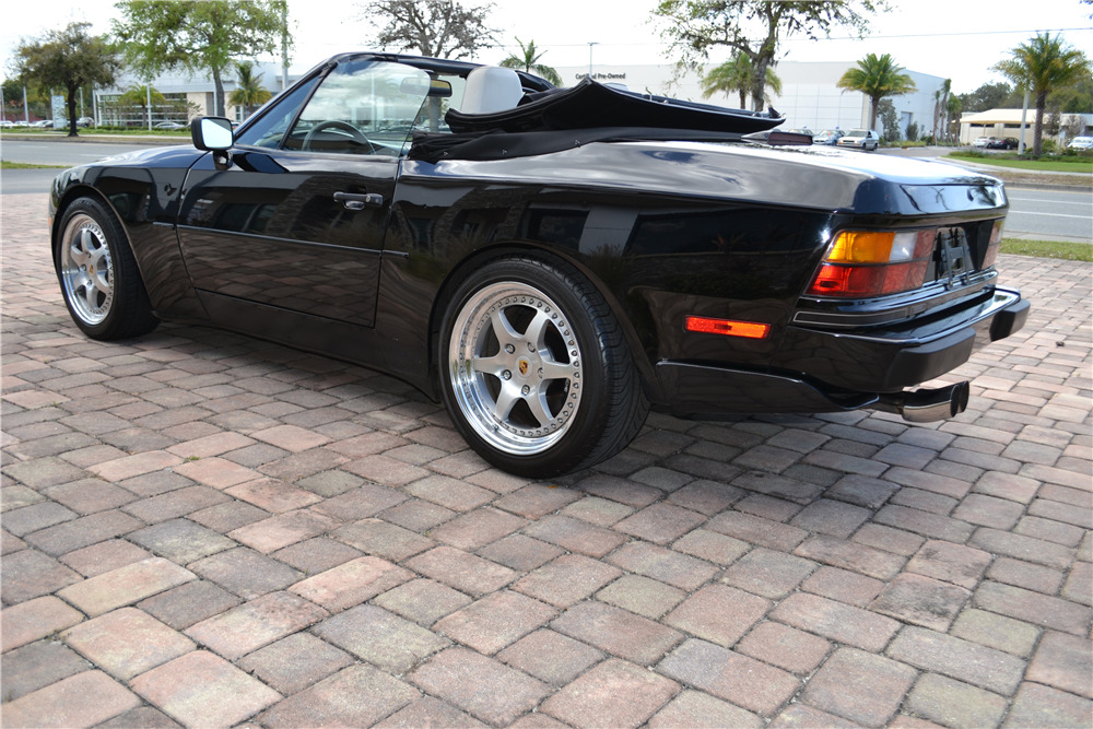 1990 Porsche 944 S image 1