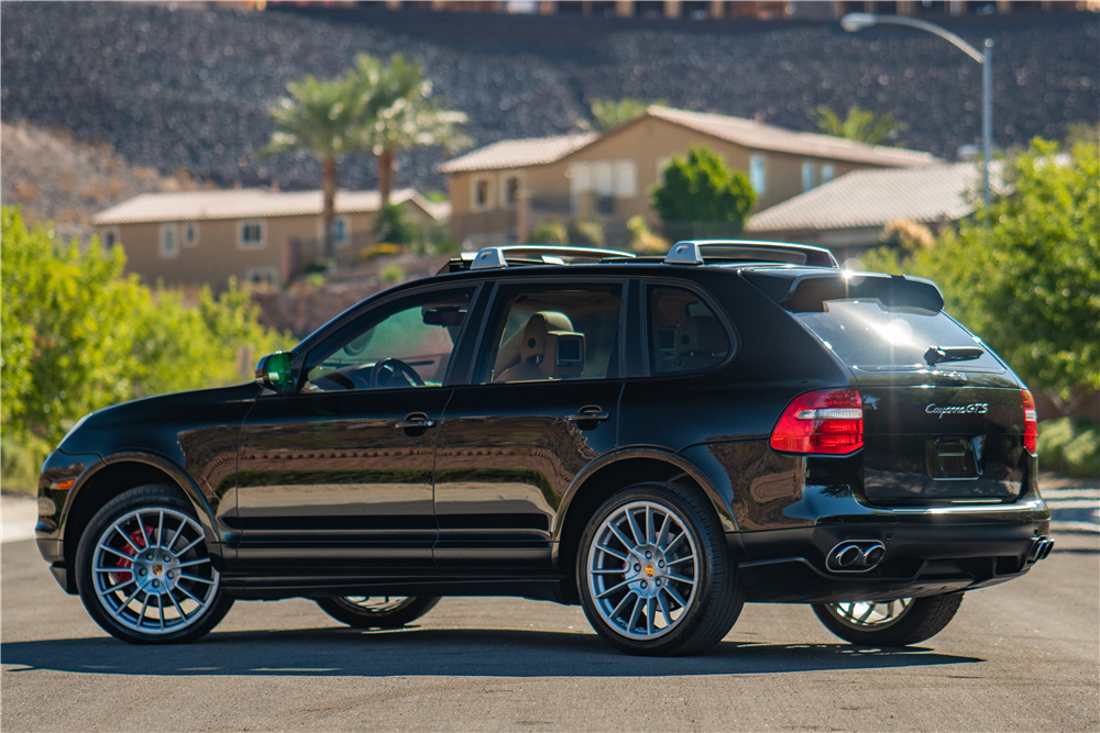 2008 Porsche Cayenne GTS image 1