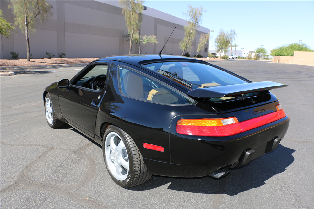 1994 Porsche 928 image 1