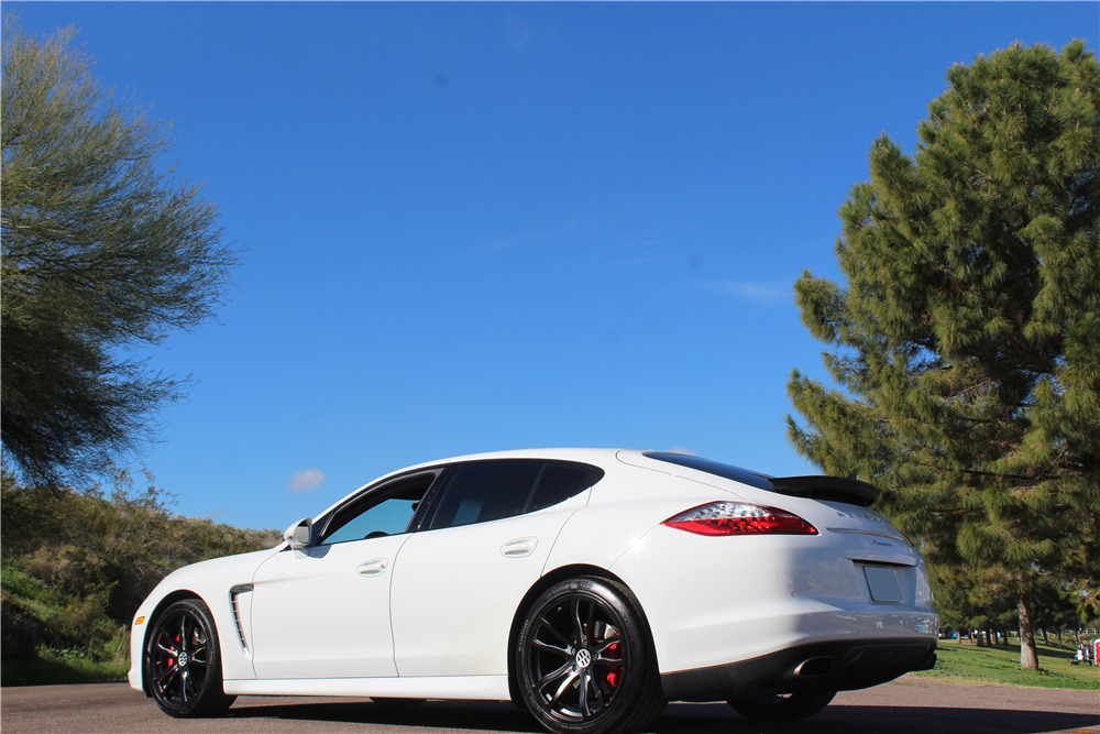 2013 Porsche Panamera Platinum Edition image 1