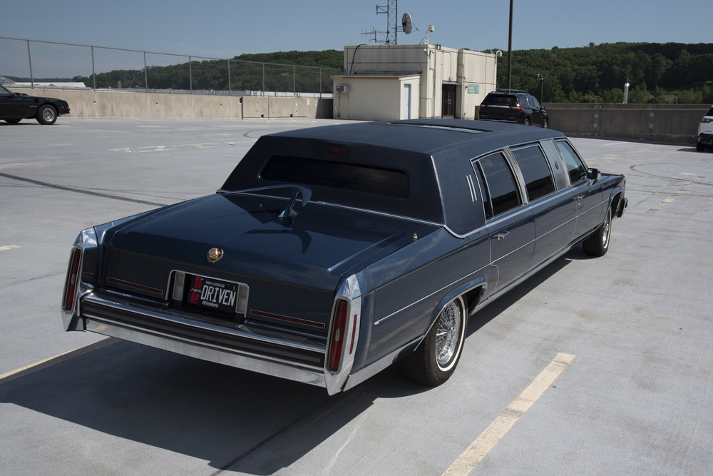 1989 CADILLAC BROUGHAM TRUMP GOLD EDITION LIMOUSINE - Vehicle