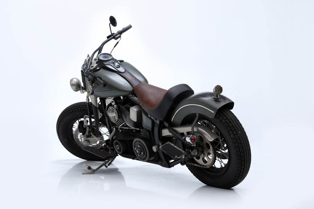 2005 HARLEY-DAVIDSON CUSTOM MOTORCYCLE - Vehicle | Barrett-Jackson