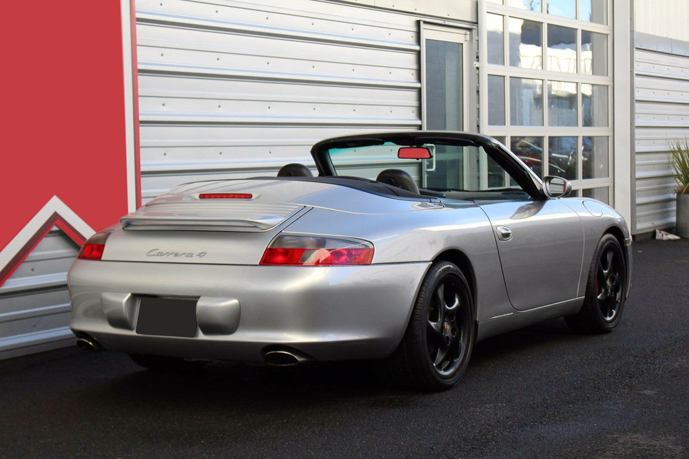 2002 Porsche 911 Carrera image 1