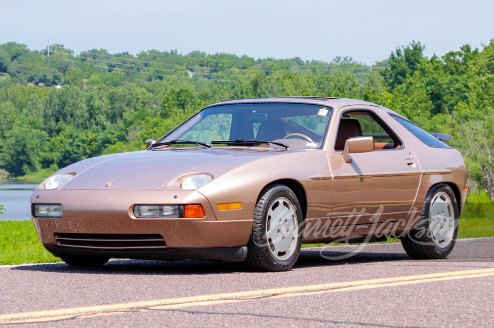1988 Porsche 928 image 1