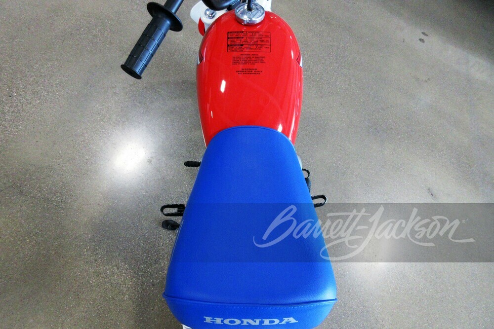 【ローラ】D50ヴィンテージブルー×2、フュアハンド純正ヴィンテージレッド 1987 HONDA Z50 MINIBIKE - Vehicle | Barrett-Jackson Auction