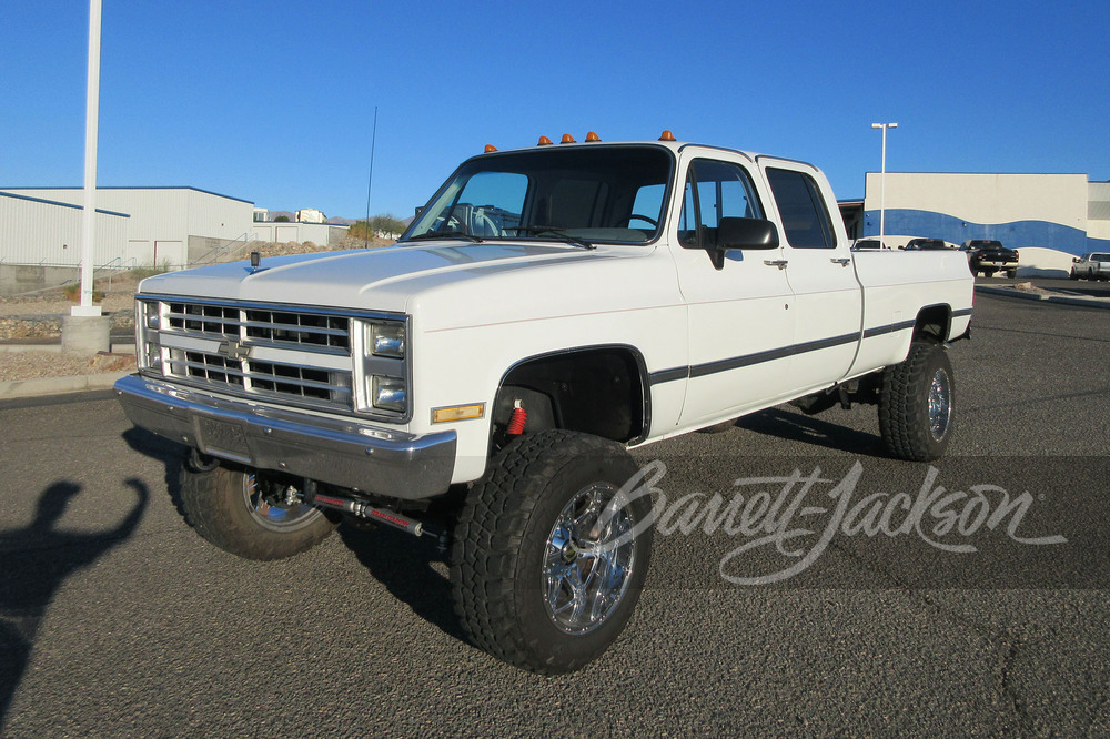 1GCGR23N9JJ106241
