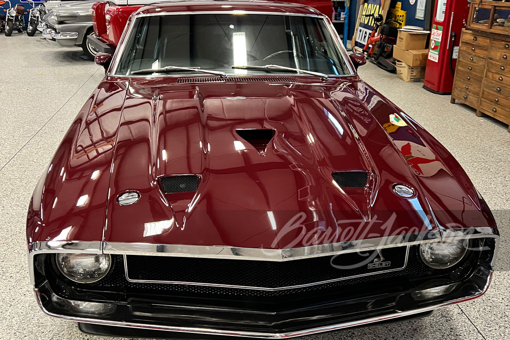 AUTOWORLD 1/18 SCALE AMM1290/06 - 1969 Shelby GT-500 - Maroon EUR 171