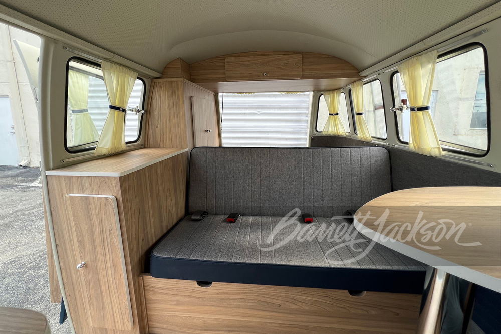 1970 VOLKSWAGEN DELUXE 15-WINDOW MICROBUS CAMPER RE-CREATION