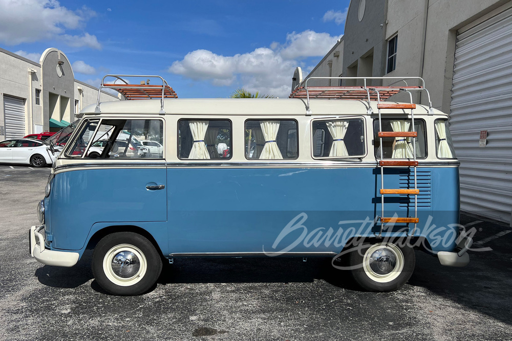 1970 VOLKSWAGEN DELUXE 15-WINDOW MICROBUS CAMPER RE-CREATION