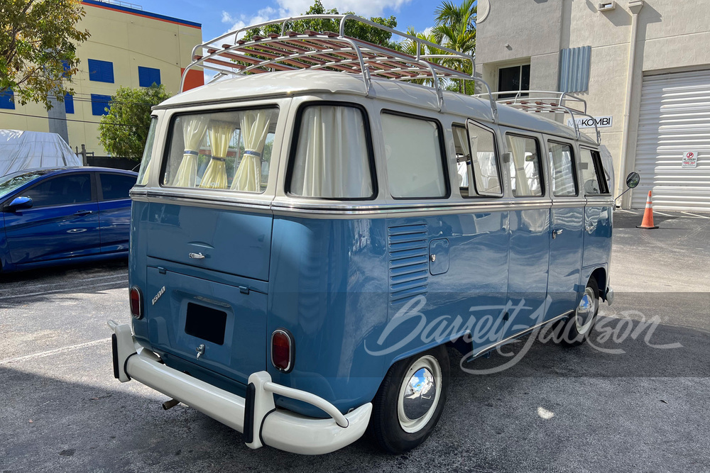 1970 VOLKSWAGEN DELUXE 15-WINDOW MICROBUS CAMPER RE-CREATION