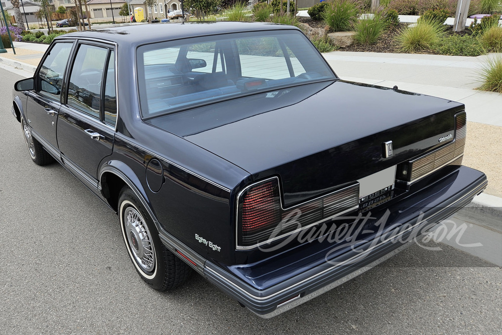♤大型♠︎美品♠︎グレートフルデッド♠︎90s ♠︎ビンテージ♠︎ブラックライト♠︎ 1990 OLDSMOBILE 88 ROYALE - Vehicle | Barrett-Jackson Auction