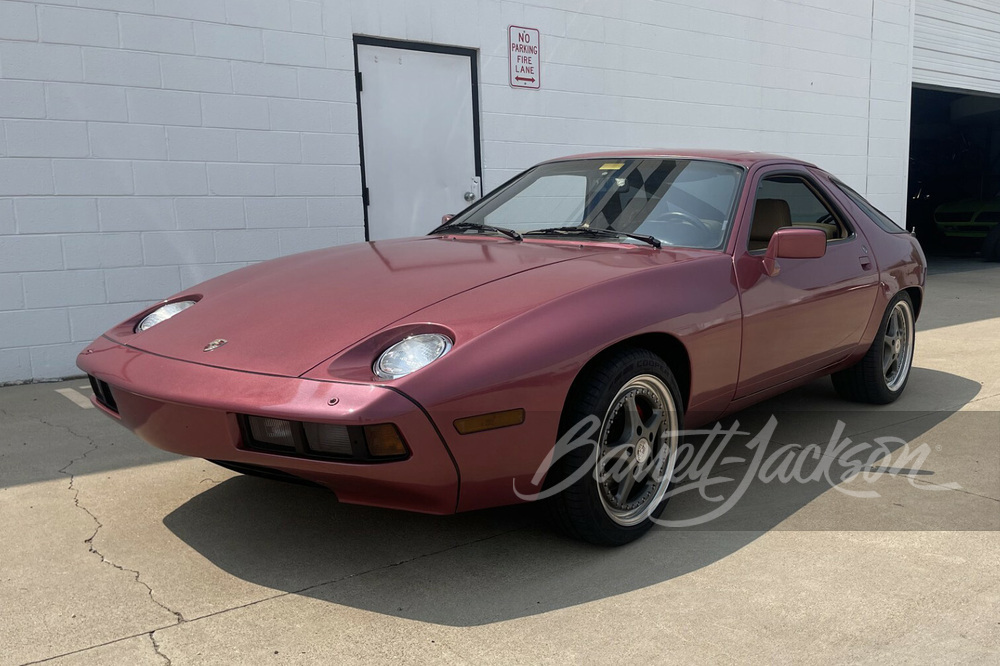 1982 Porsche 928 image 1