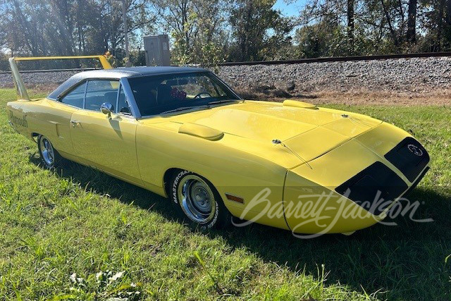 1970 PLYMOUTH ROAD RUNNER SUPERBIRD RE-CREATION - Vehicle
