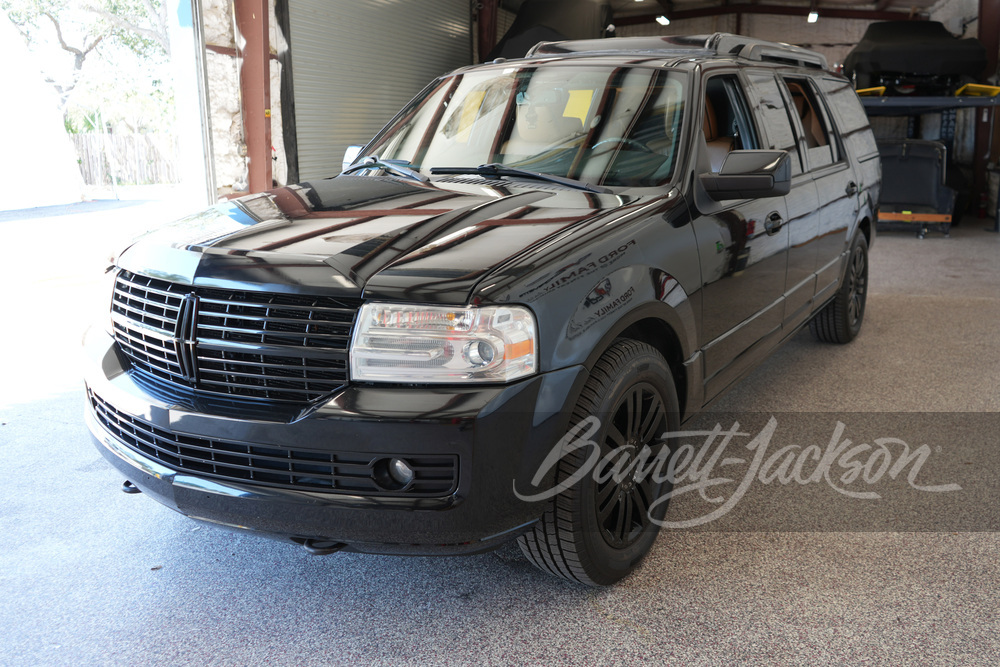 2013 LINCOLN NAVIGATOR CUSTOM LIMOUSINE - Vehicle | Barrett