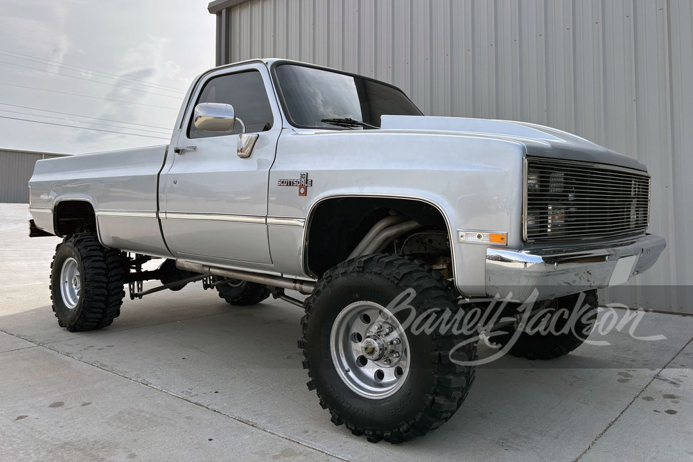 ★ シボレー & GMC トラック カタログ c10 3100 サバーバン k5 288718_Front_3-4_Web.jpg?