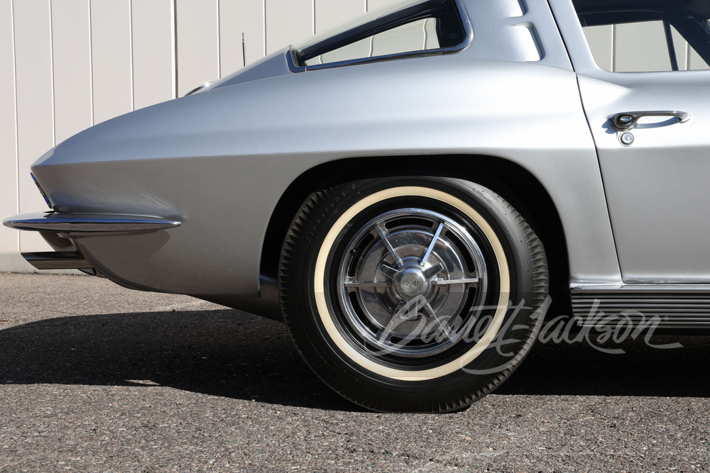 1963 CHEVROLET CORVETTE 327/360 SPLIT-WINDOW FUELIE - Vehicle