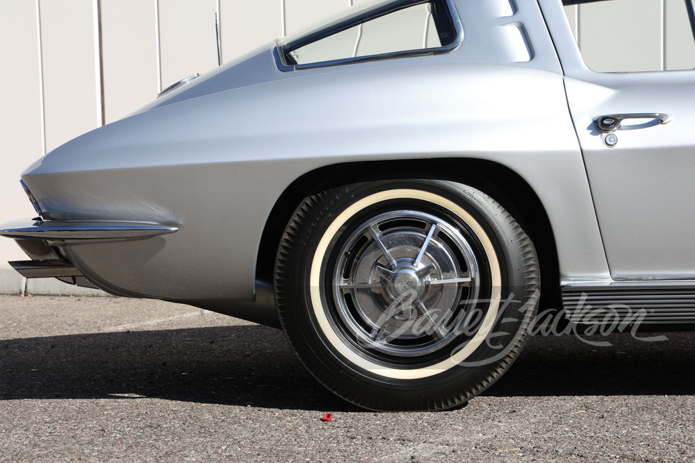 1963 CHEVROLET CORVETTE 327/360 SPLIT-WINDOW FUELIE - Vehicle