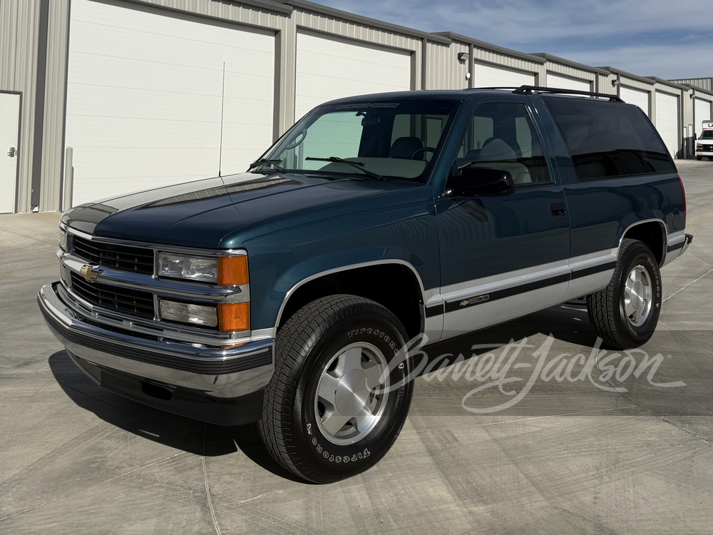 1GNEK18K9SJ328307