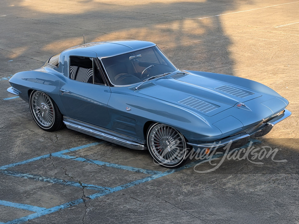 1963 CHEVROLET CORVETTE CUSTOM SPLIT-WINDOW COUPE - Vehicle
