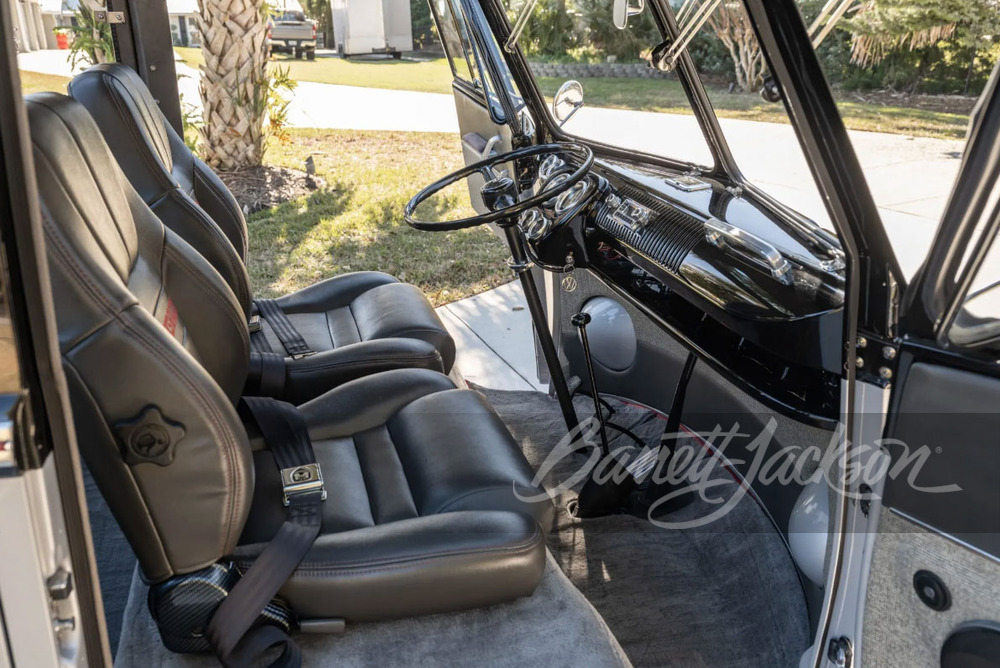 1966 VOLKSWAGEN 21-WINDOW CUSTOM MICROBUS - Vehicle | Barrett