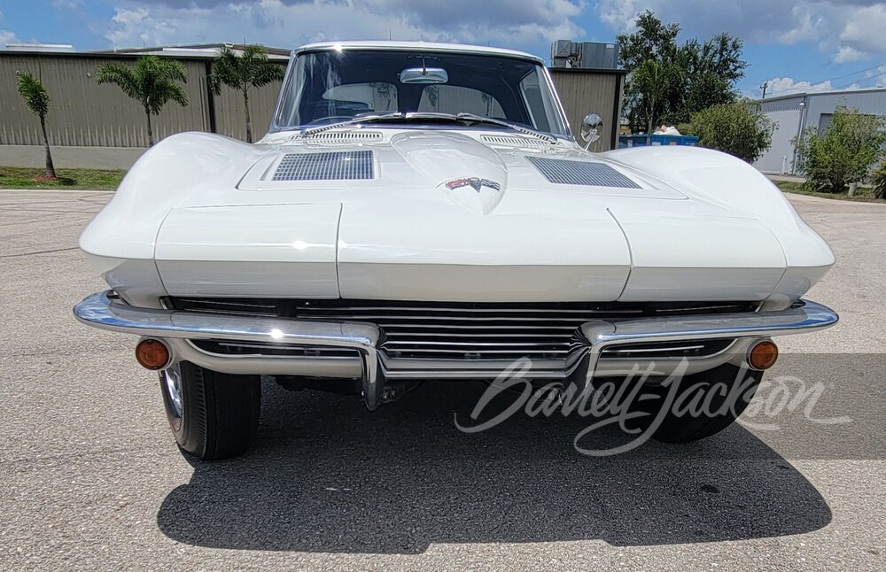 1963 CHEVROLET CORVETTE 327/340 SPLIT-WINDOW COUPE - Vehicle