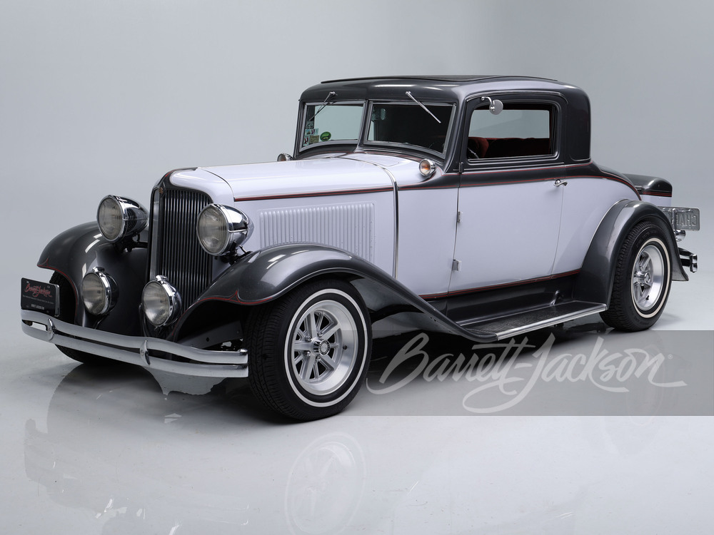 1932 Chrysler Window