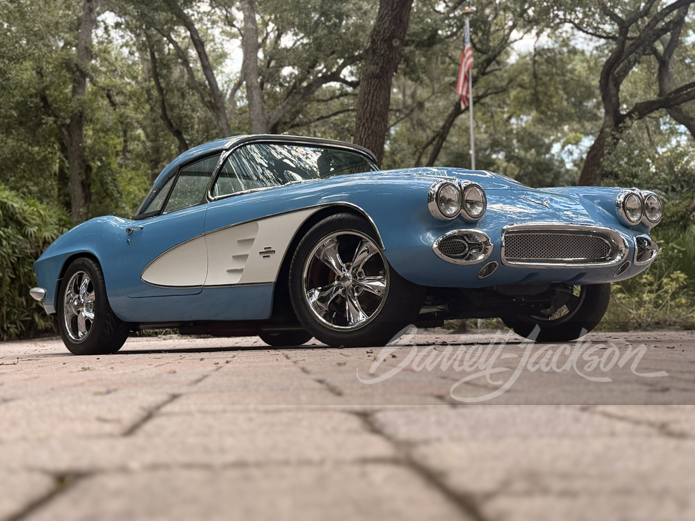 1961 Chevrolet Corvette Custom Convertible — photo 1 of 39