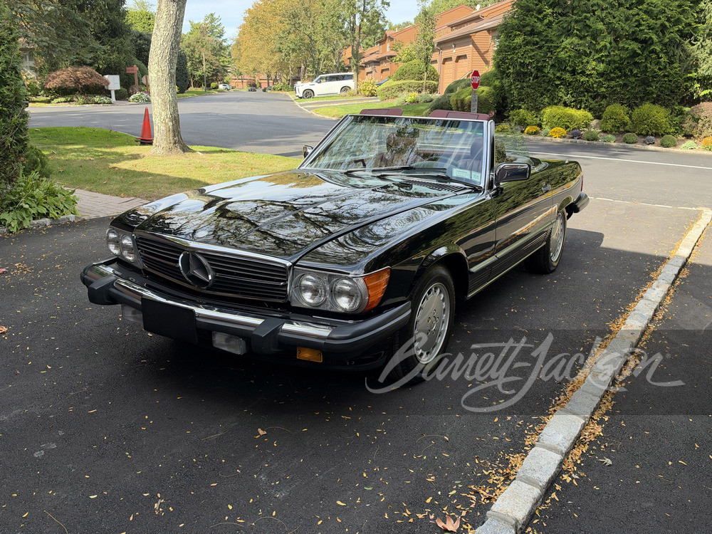 1989 Mercedes-Benz 560SL Roadster — photo 1 of 12