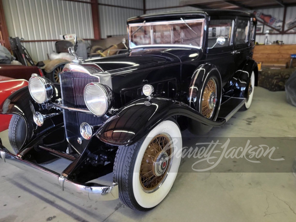 1932 Packard Standard 8 901 Sedan — photo 1 of 15